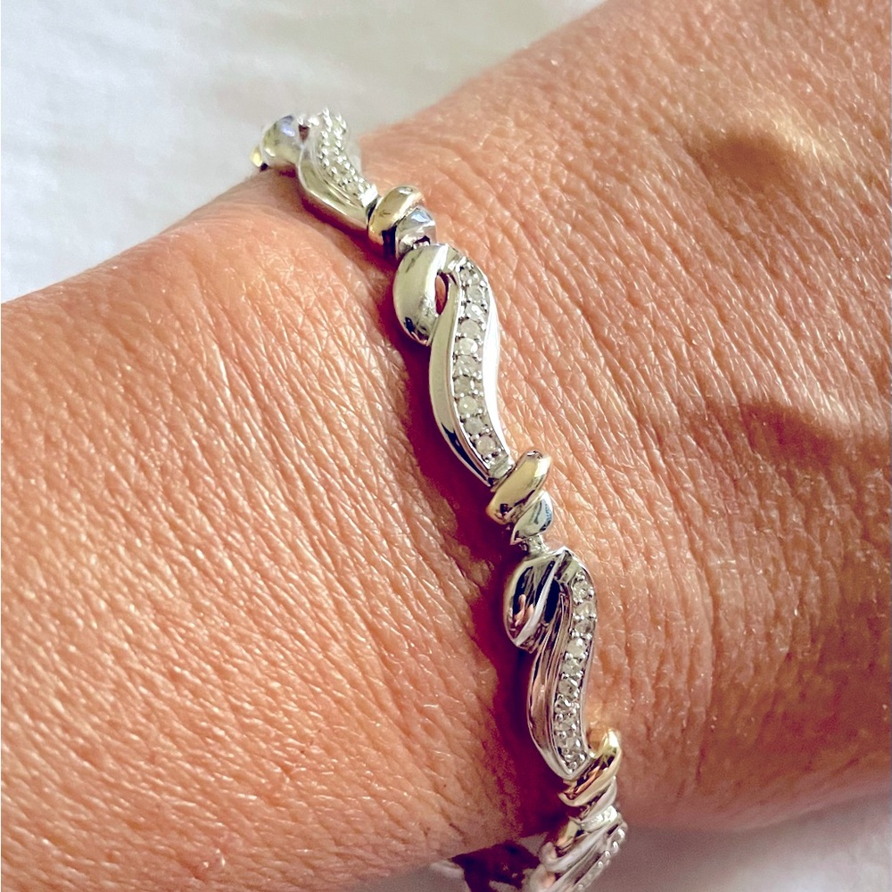 1.00 carat Diamond Tennis Bracelet. Size 8. Sterling Silver